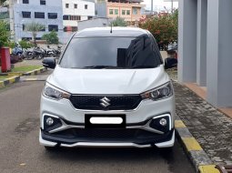 Suzuki Ertiga Hybrid ZDi 2024 putih km 10ribu cash kredit proses bisa dibantu