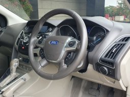 Ford Focus Titanium 2013 sedan silver sunroof km 24 ribuan 15