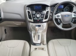 Ford Focus Titanium 2013 sedan silver sunroof km 24 ribuan 8