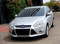 Ford Focus Titanium 2013 sedan silver sunroof km 24 ribuan 3