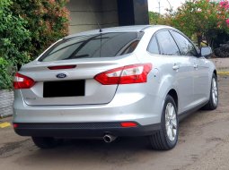 Ford Focus Titanium 2013 sedan silver sunroof km 24 ribuan 17