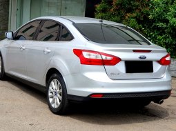 Ford Focus Titanium 2013 sedan silver sunroof km 24 ribuan 12