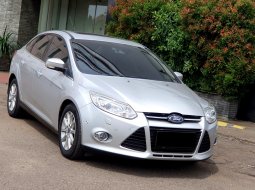 Ford Focus Titanium 2013 sedan silver sunroof km 24 ribuan 2