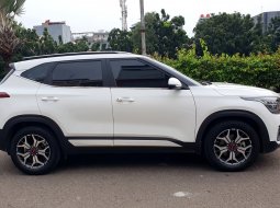 Kia Seltos EX Plus 2021 putih sunroof 4