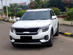 Kia Seltos EX Plus 2021 putih sunroof 3