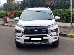 Mitsubishi Xpander Cross NewPremium Package CVT 2023 putih km 17 ribuan