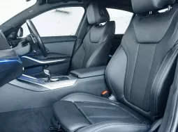 BMW 330i 2.0 M Sport AT 2022 Hitam - KONDISI ISTIMEWA GARANSI 1 TAHUN - BISA DP MINIM BUNGA RENDAH 8