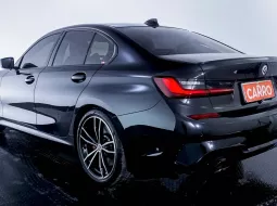 BMW 330i 2.0 M Sport AT 2022 Hitam - KONDISI ISTIMEWA GARANSI 1 TAHUN - BISA DP MINIM BUNGA RENDAH 9
