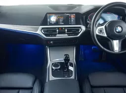BMW 330i 2.0 M Sport AT 2022 Hitam - KONDISI ISTIMEWA GARANSI 1 TAHUN - BISA DP MINIM BUNGA RENDAH 13
