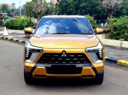 Mitsubishi XForce Ultimate CVT 2024 kuning km 13 ribuan 3