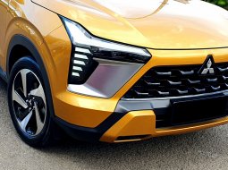 Mitsubishi XForce Ultimate CVT 2024 kuning km 13 ribuan 8