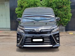 Toyota Voxy 2.0 A/T 2018 hitam dp 50 jt saja sunroof