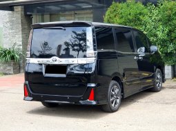 Toyota Voxy 2.0 A/T 2018 hitam dp 50 jt saja sunroof 6