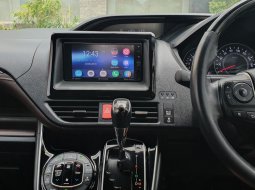 Toyota Voxy 2.0 A/T 2018 hitam dp 50 jt saja sunroof 8