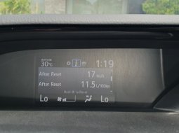 Toyota Voxy 2.0 A/T 2018 hitam dp 50 jt saja sunroof 11