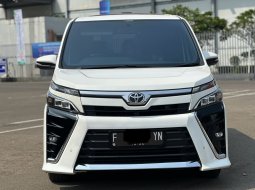 TOYOTA VOXY 2.0 AT 2019 PUTIH TERMURAH DIJUAL CEPAT 2