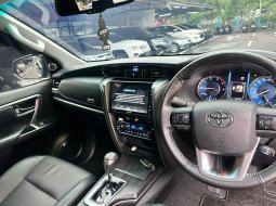 FORTUNER 2.8 GR AT HITAM 2022 DIJUAL CEPAT TERMURAH 6