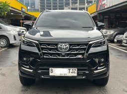 FORTUNER 2.8 GR AT HITAM 2022 DIJUAL CEPAT TERMURAH 8