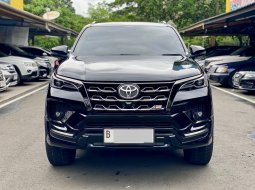 Toyota Fortuner New  4x2 2.8 GR Sport A/T DSL 2022 Hitam