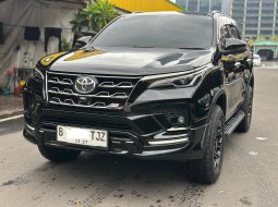 FORTUNER 2.8 GR AT HITAM 2022 DIJUAL CEPAT TERMURAH 3