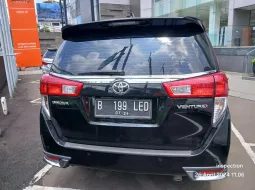 Toyota Venturer 2.0 A/T BSN 2019 Hitam 7