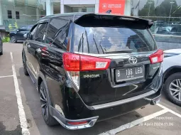 Toyota Venturer 2.0 A/T BSN 2019 Hitam 5