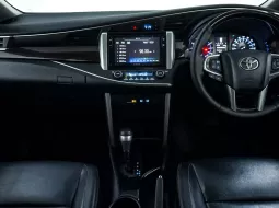 Toyota Venturer 2.0 A/T BSN 2019 Hitam 8
