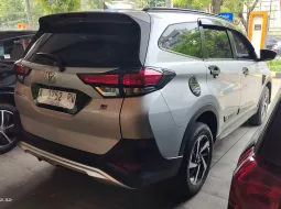 Toyota Rush GR Sport A/T 2023 Silver 5