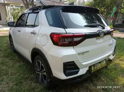 Daihatsu Rocky 1.0 R TC CVT ASA 2021 Putih 4