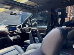 TERMURAH‼️ TOYOTA VOXY 2.0 AT WHITE 2019 8