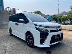 TERMURAH‼️ TOYOTA VOXY 2.0 AT WHITE 2019 3
