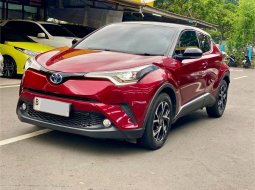 Toyota C-HR 1.8 L HV CVT Dual Tone 2021 Merah 2