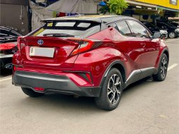 Toyota C-HR 1.8 L HV CVT Dual Tone 2021 Merah 6