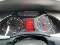 Audi A4 1.8 TFSI AT 2010 Hitam 10