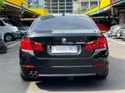 BMW 5 Series 520i 2013 Hitam 6