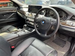 BMW 5 Series 520i 2013 Hitam 8