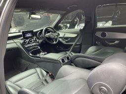 Mercedes-Benz C-Class C 200 Avantgarde Line 2018 Hitam 9