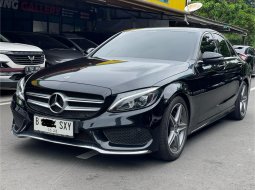 Mercedes-Benz C-Class C 200 Avantgarde Line 2018 Hitam 2