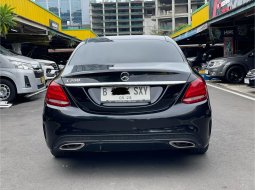 Mercedes-Benz C-Class C 200 Avantgarde Line 2018 Hitam 4