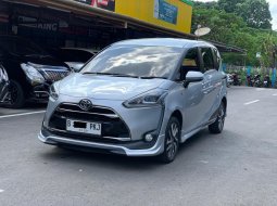 Toyota Sienta Q 2019 MPV 5