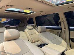 Kia Grand Sedona Ultimate 2017 Coklat 10
