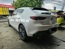 Mazda 3 Hatchback Skyactive 2.0 AT ( Matic ) 2020 Putih Antik Km 17rban Mulus Siap Pakai 5