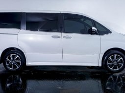 Toyota Voxy 2.0 A/T 2018 3