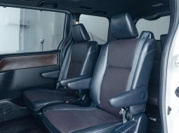 Toyota Voxy 2.0 A/T 2018 7