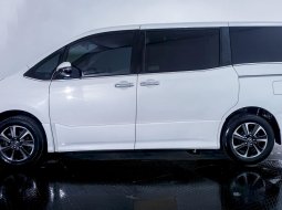 Toyota Voxy 2.0 A/T 2018 2
