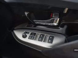 Toyota Kijang Innova Q Venturer 2.4 AT 2019 - Unit Mulus Bisa Showing - B2785UOK 11