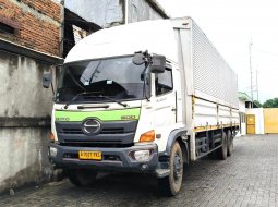 10 roda Hino tronton 6x2 FL260JW Wingbox 2018 ranger lohan wing box