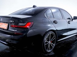 BMW 330i 2.0 M Sport AT 2022 Hitam 6