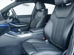 BMW 330i 2.0 M Sport AT 2022 Hitam 10
