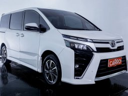 Toyota Voxy 2.0 A/T 2018 Putih